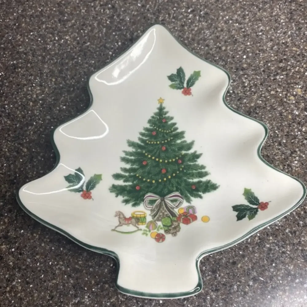 NWT Mikasa Heritage Christmas Story 6.5” Christmas Tree Tray Dish w/ Box